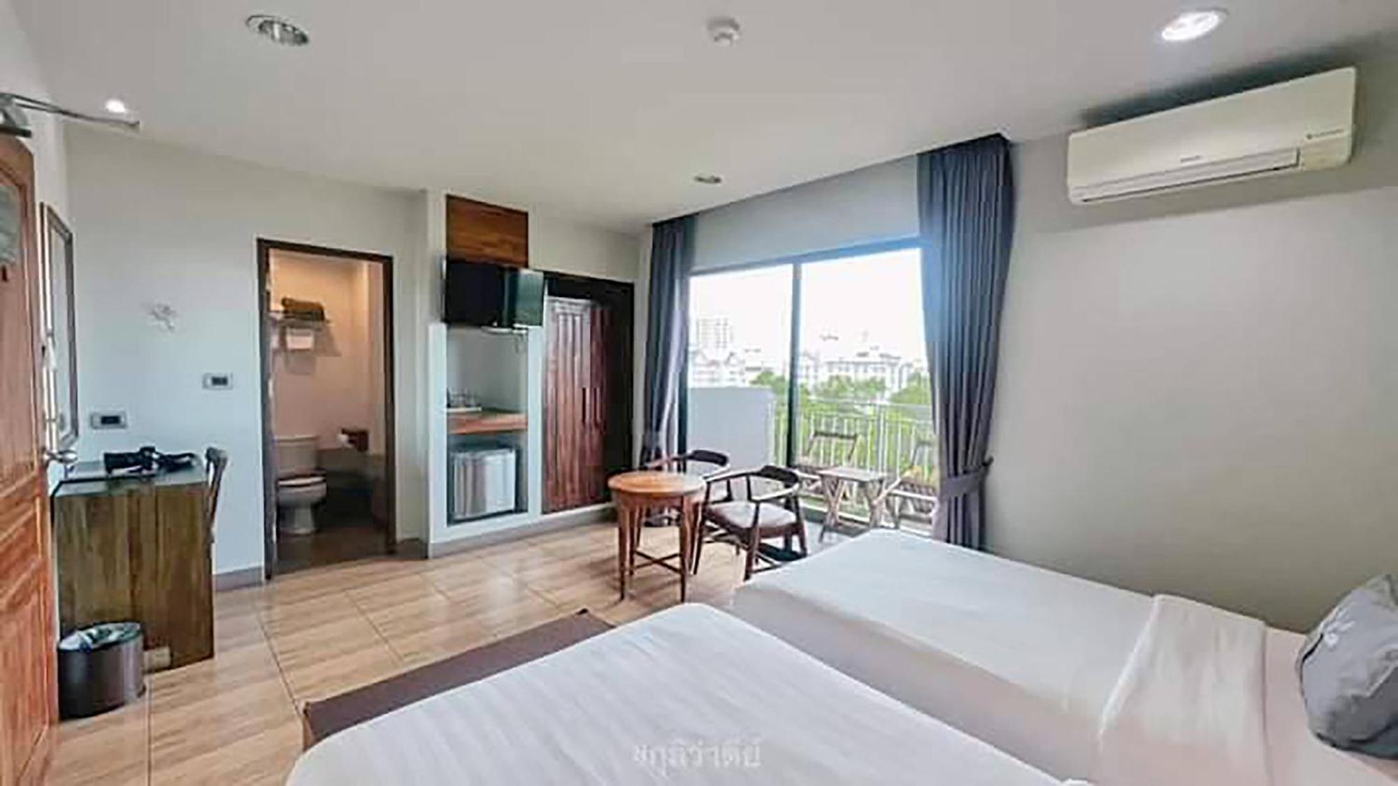 Olive Tree Hotel Pattaya Na Chom Thian Room photo